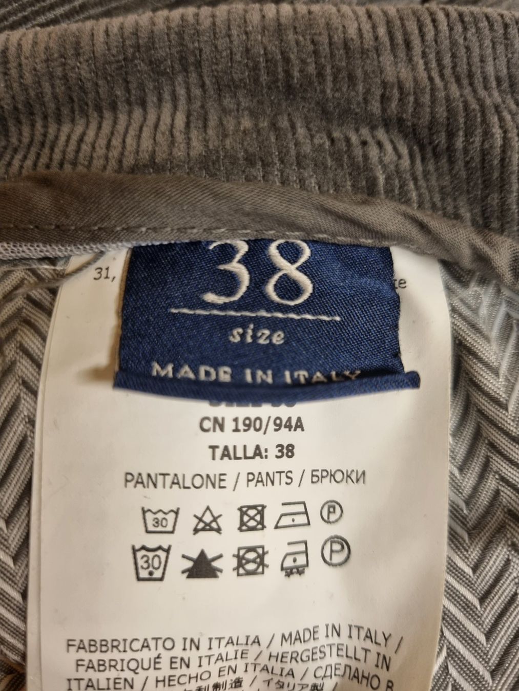 Pantaloni: Hose von Boggi – Usato da Gossau Zh venduto da A-Terrinha 4