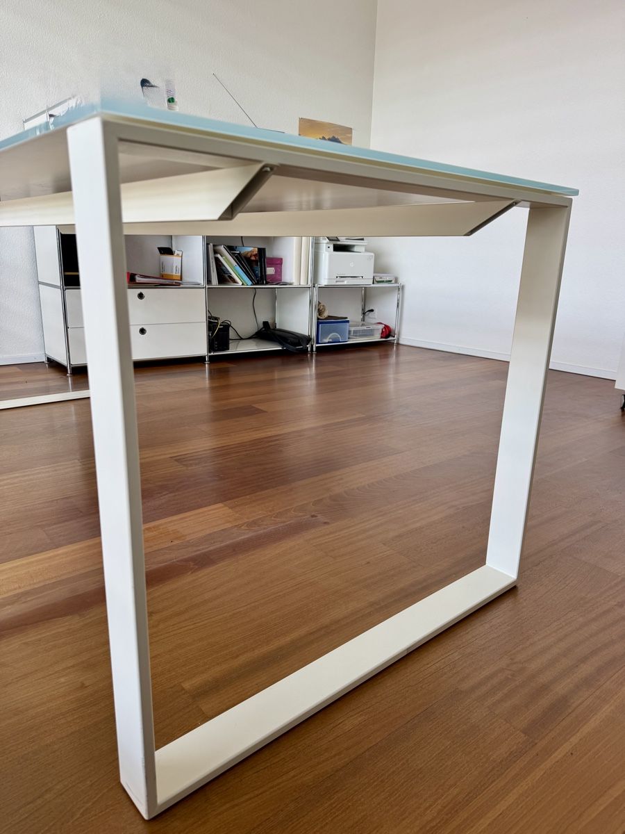Bureaux: Bürotisch mit Glasplatte – D'occasion à Uster par Uster3 3
