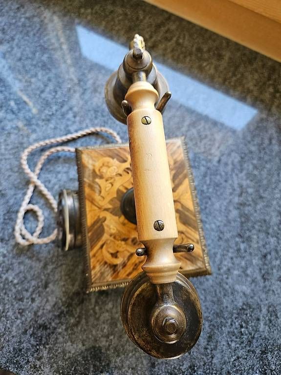 Telefoni: Telefon als Dekoobjekt  – Usato da Thusis venduto da Zappelbina 3