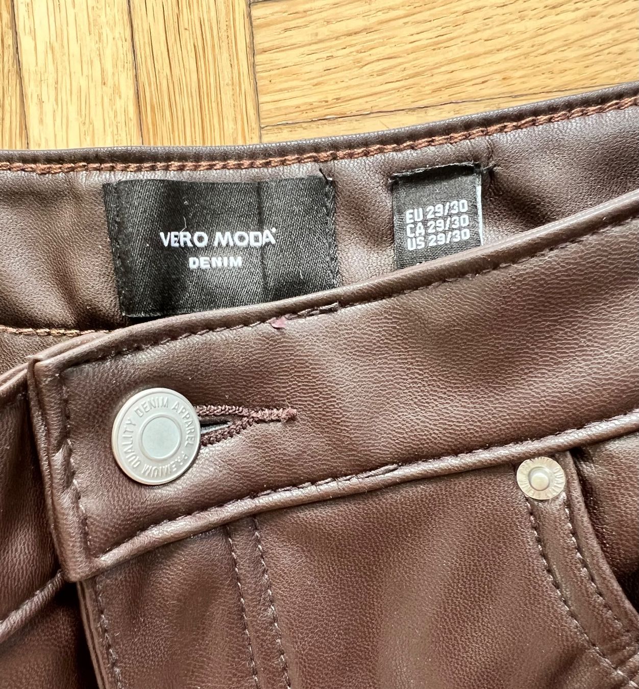 H&M Pantaloni: Vero Moda Lederhose braun / W29 & L30 – Usato da Effretikon venduto da YaMn 2