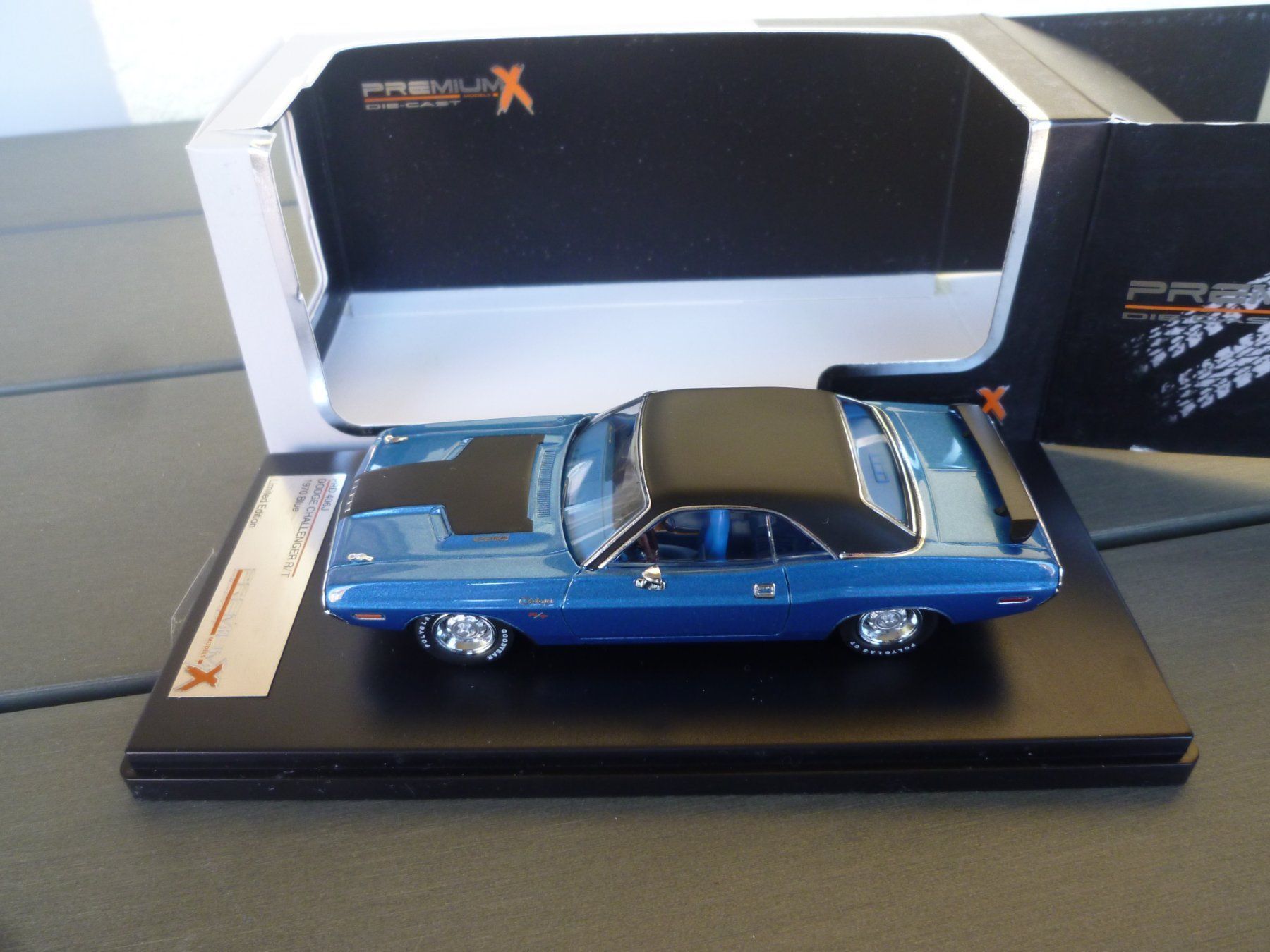 Modellini d'auto: Dodge Challenger R/T (1970) – Nuovo e nell'imballaggio originale da Flawil venduto da Imperiosud 1