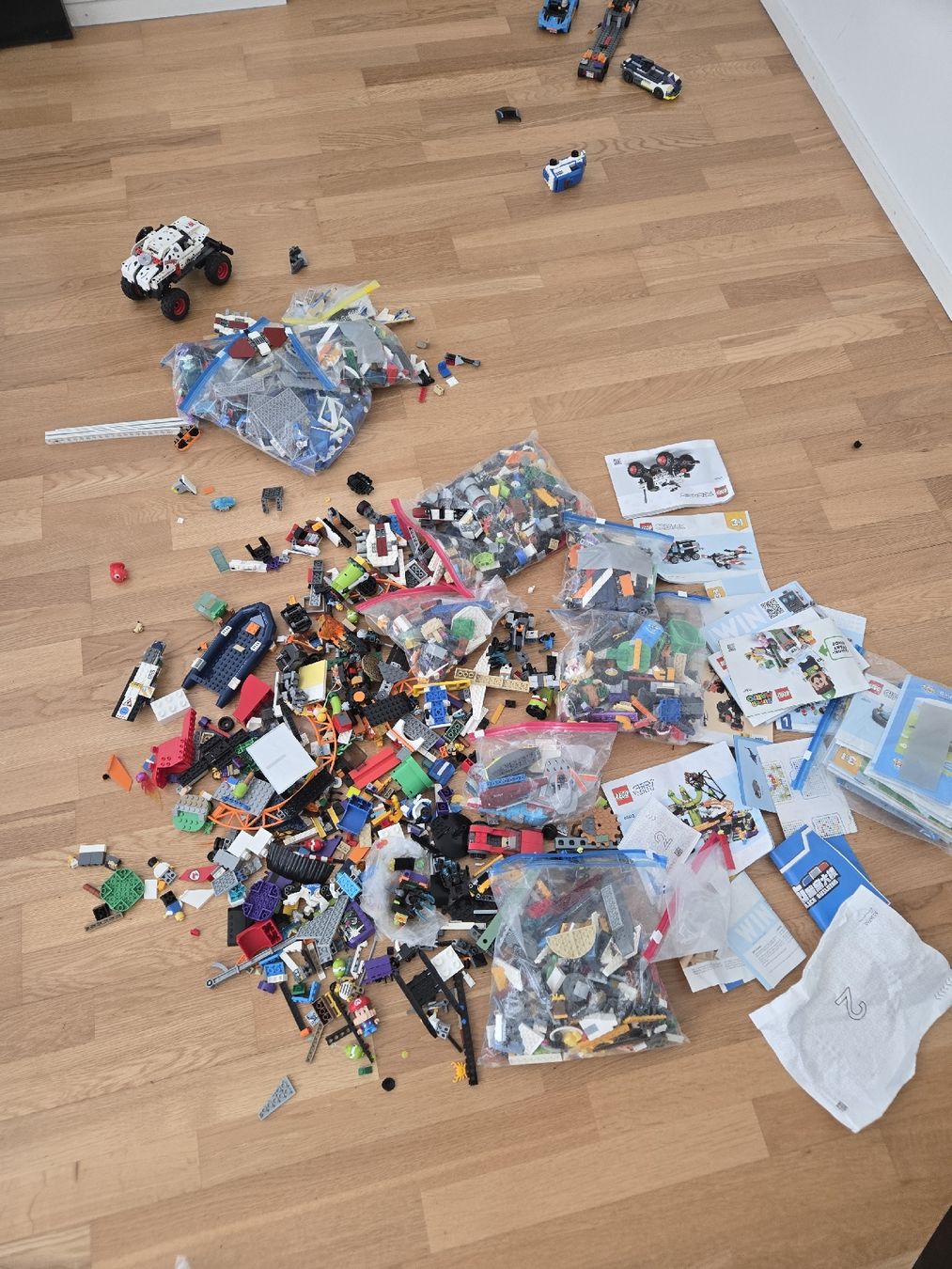 Lego Giocattoli: LEGO Sammlung mit FIFA Trophy, Mario und Technic – Usato da Bern venduto da Bern3004 1