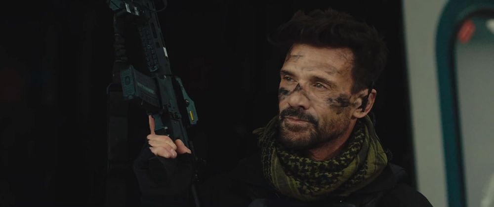 Okay, here's a comprehensive review of the film Hounds of War (2024), aiming for a length of approximately 1600 words.