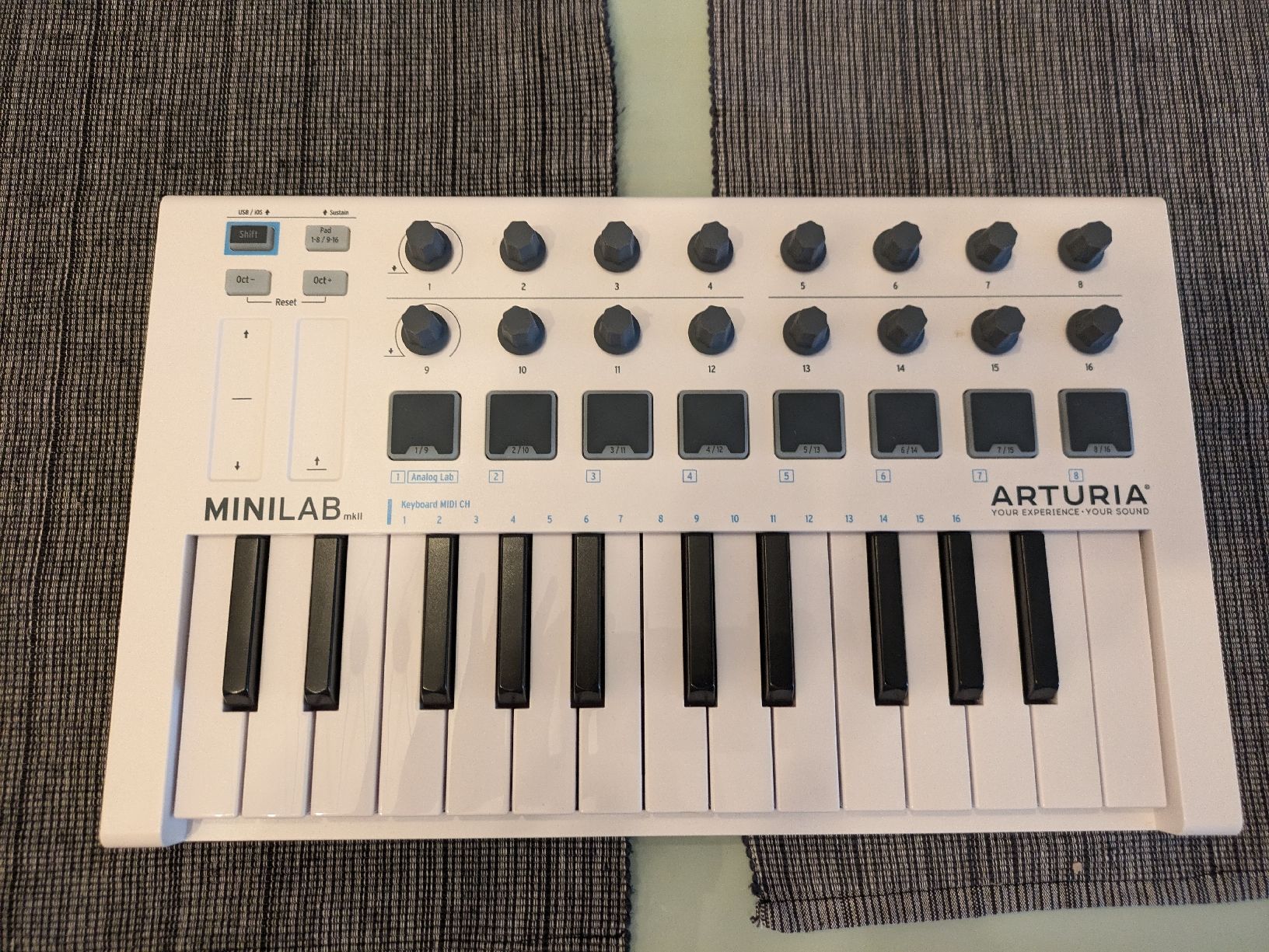 Arturia Musikinstrumente: Arturia Minilab MKII MIDI-Keyboard Controller – Gebraucht aus Aarau von  3