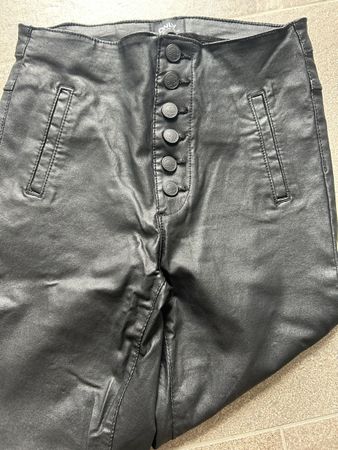 Only Hose in Leder Optik, Gr. M, 38 mit Knopfleiste