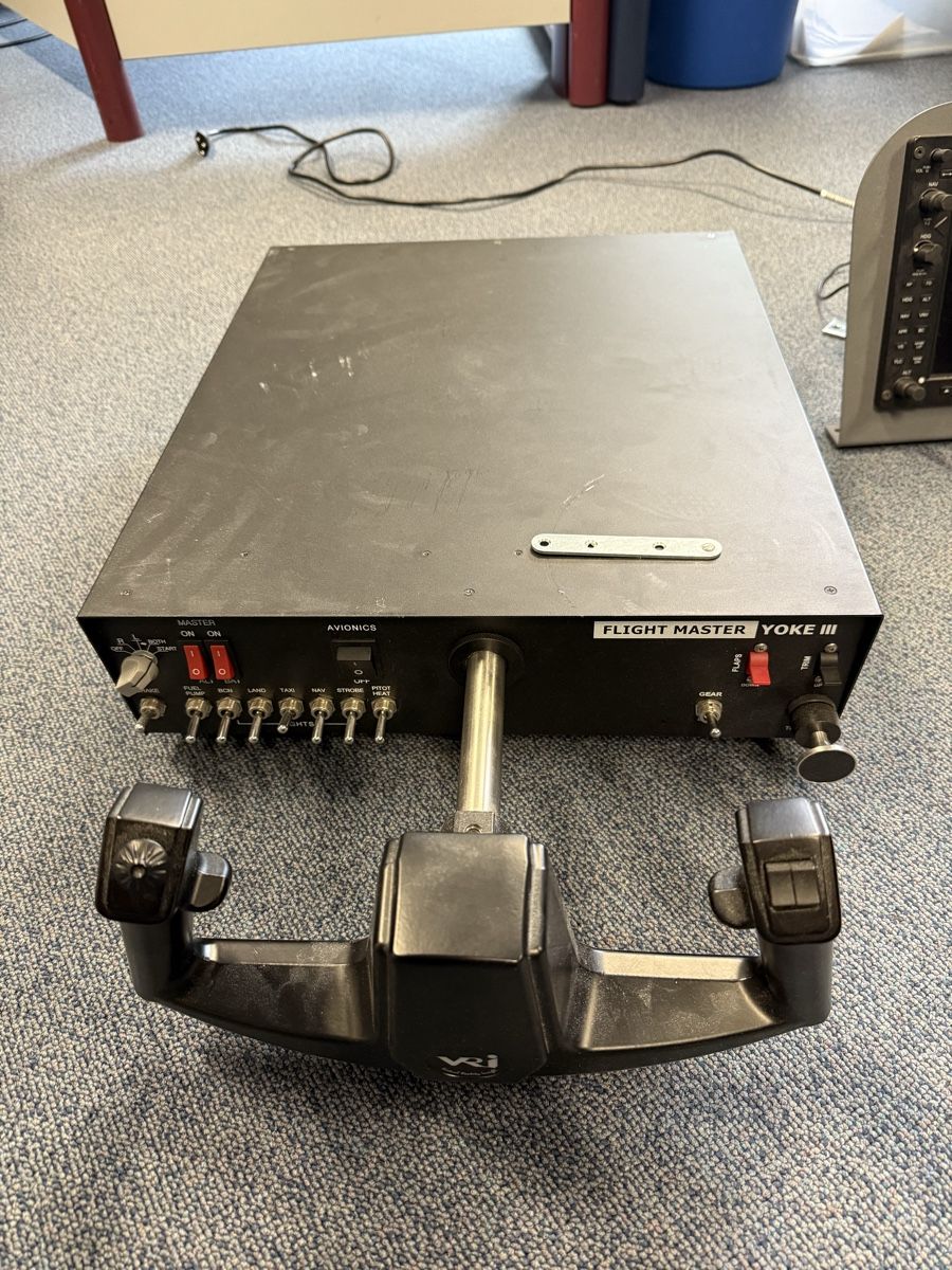 Sistema di controllo: Virtual Fly G1000 + Wilco Flight Yoke Master 3 simulator – Usato da Küsnacht ZH venduto da CRev 5