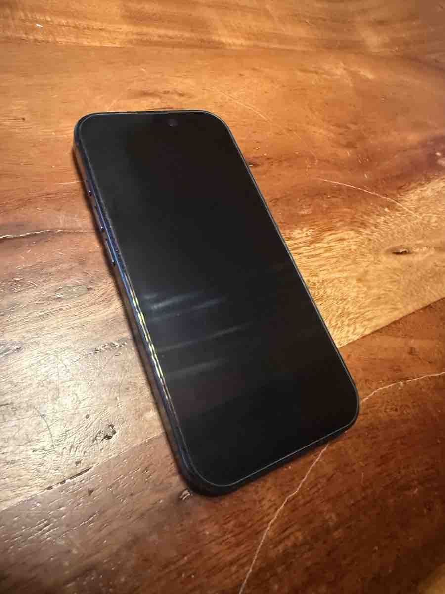 Apple Telefoni cellulari / Smartphones: Apple iPhone 16Pro black – Usato da Widnau venduto da ser_6wmc