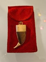 Anhänger Bärenkralle echt Gold gefasst