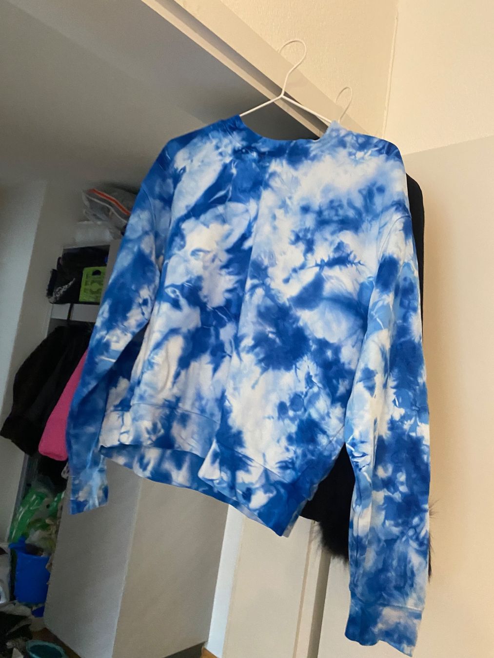 Weekday Pullover & Sweatshirts: Sweater blau Batik Pullover dunkelblau – Gebraucht aus Bern von n-dine 6