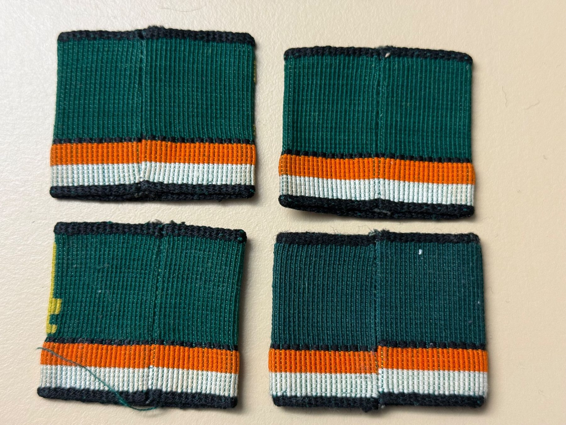 Schweizer Armee Placchette & Badge: 4 Patten Ord. 40 - Infanterie - Schweizer Armee – Usato da Brütten venduto da Hst1 1