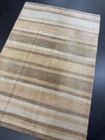 Wunderschöner Teppich, beige-braun gestreift