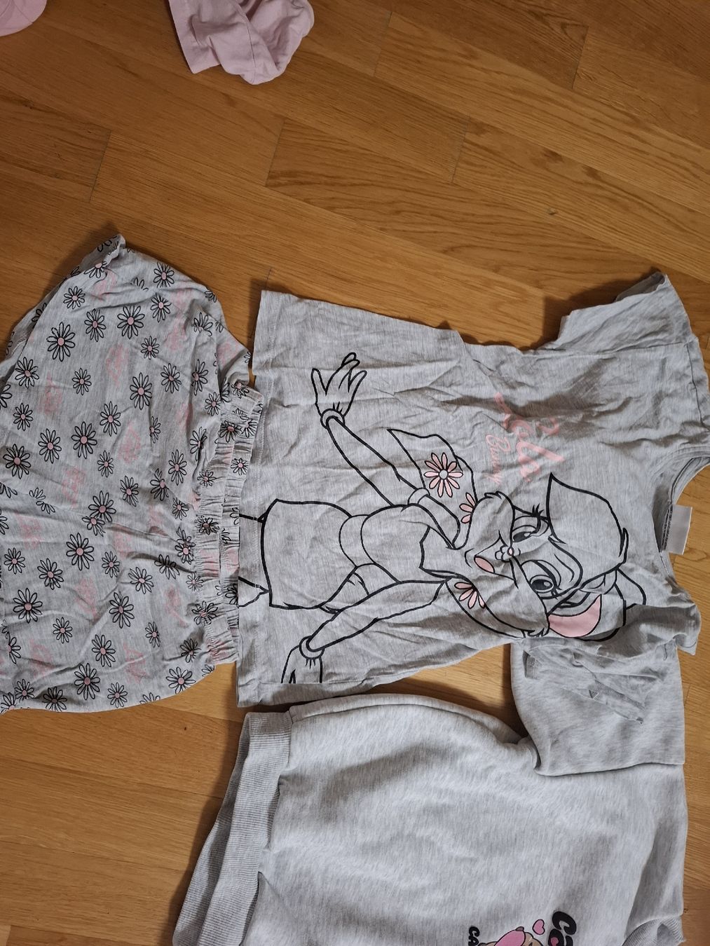 Kleiderpakete & -sets: Mädchen Kleiderpaket 134 Pyjamas usw – Gebraucht aus Baar von Jhonny18 1