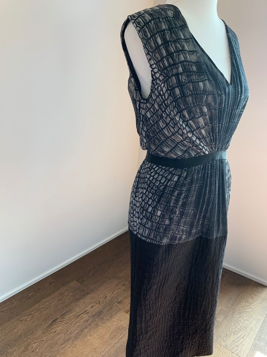 Vestiti: GIAMBATTISTA VALLI Robe élégante taille M – Nuovo (secondo la descrizione) da Morges venduto da Imade1 2
