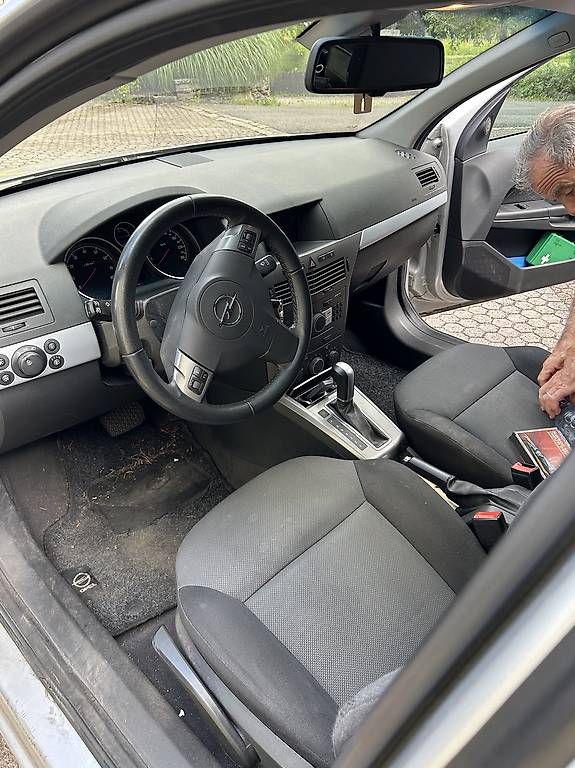 Opel Automobili: Opel Astra Kombi Automatik – Usato da Zumikon venduto da pangst 4