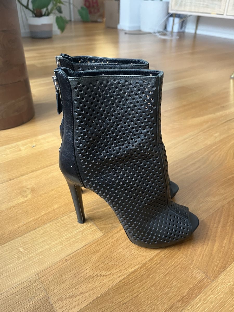 Prada Scarpe da donna: Prada Stiefelleten – Usato da Zürich venduto da jul_855n 1