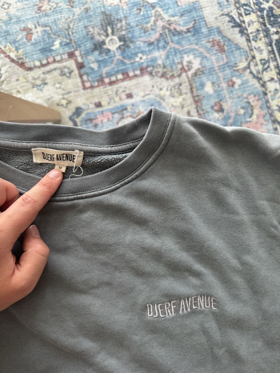 Djerf Avenue Pullover & Sweatshirts: Djerf avenue sweater – Gebraucht aus Bottighofen von mlj_5dlb 1