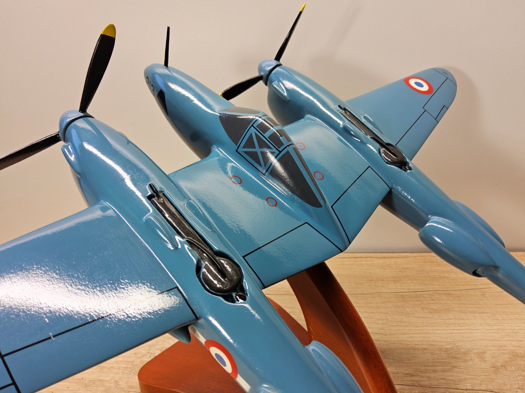 Lockheed Kit di modellismo & Modellini statici: Lockheed P-38 Lightning __ Saint-Exupéry __ edles Holzmodell – Usato da Uerikon venduto da Airport68 2