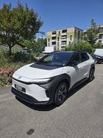 Toyota bZ4X AWD 4x4 2023  6400 km  garantie + pneus hiver