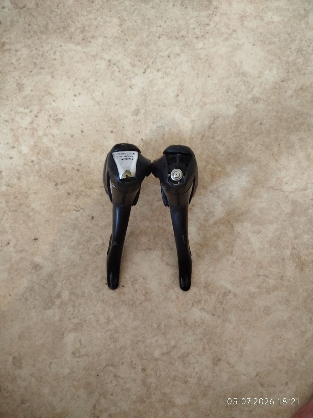 Shimano Pezzi di ricambio: Shimano 105 3x10 defekt  – Difettoso da Zürich venduto da etronicspy 1