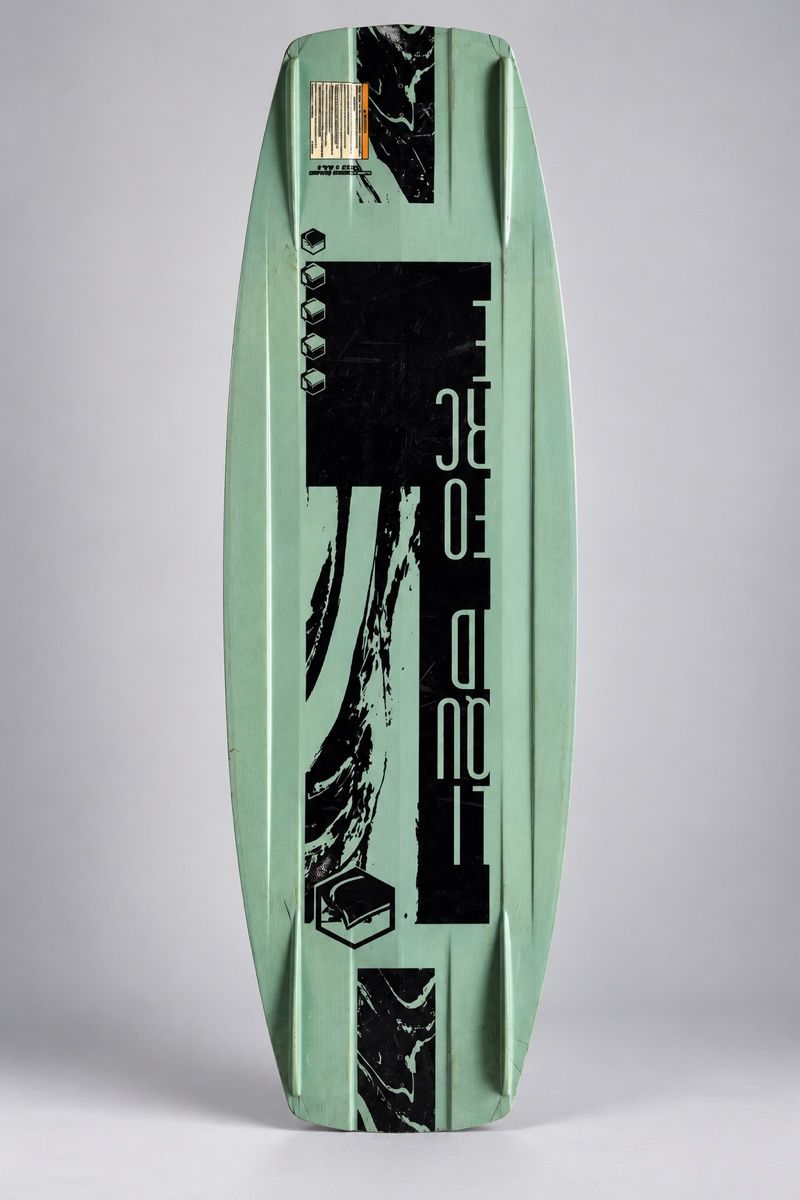 Surfboards & Schwimmbrette: Liquid Force Raph Derome Experience 142 Wakeboard inklusive  – Gebraucht aus Unterägeri von MisDingDisDing 4