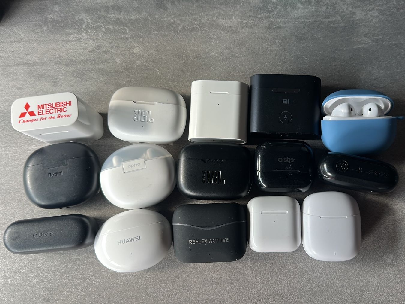 Cuffie: Ecouteurs Bluetooth divers marques – Usato da Le Lignon venduto da fab_w9jj