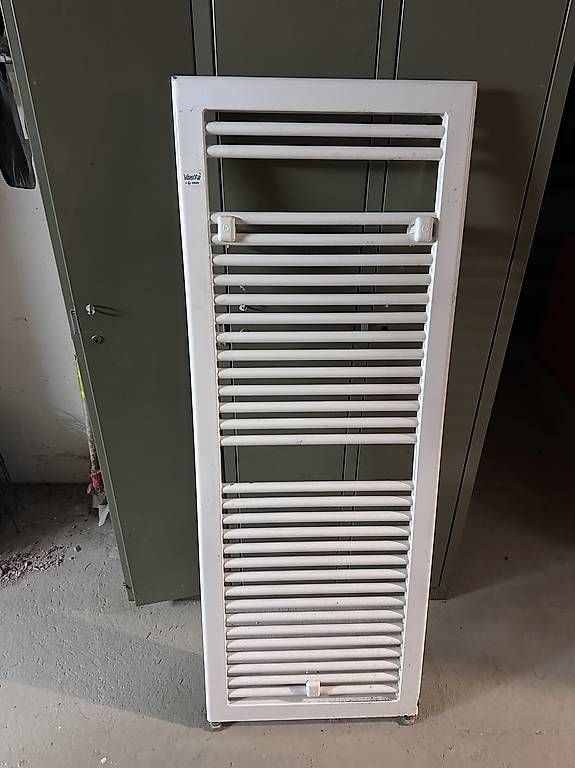 Radiatori: Badheizkörper/Handtuchradiator – Usato da Erlinsbach venduto da stef1991 1