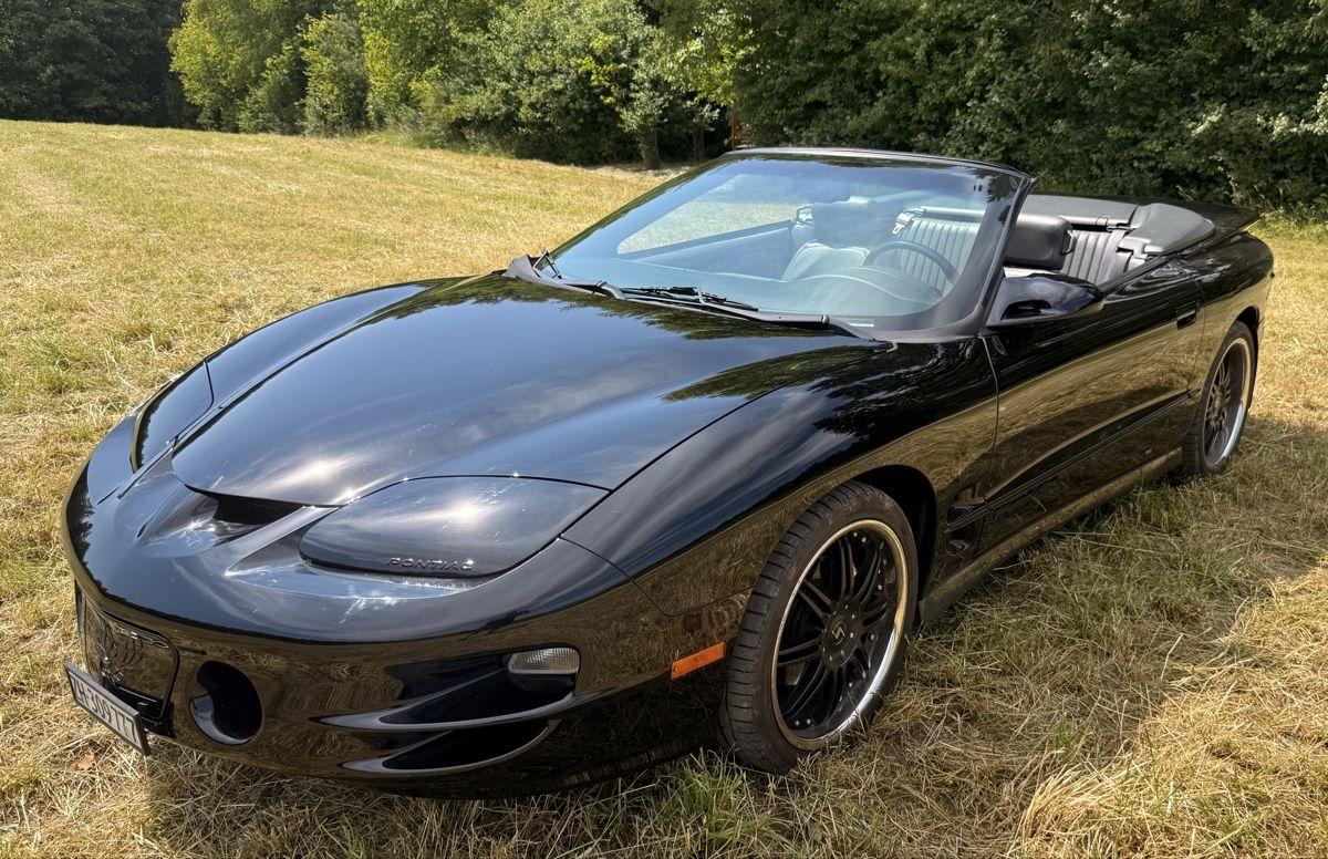 Pontiac Autos: Pontiac Firebird V8 5.7 l Jahrgang 1999 Cabrio – Gebraucht aus Elsau von Raktschau