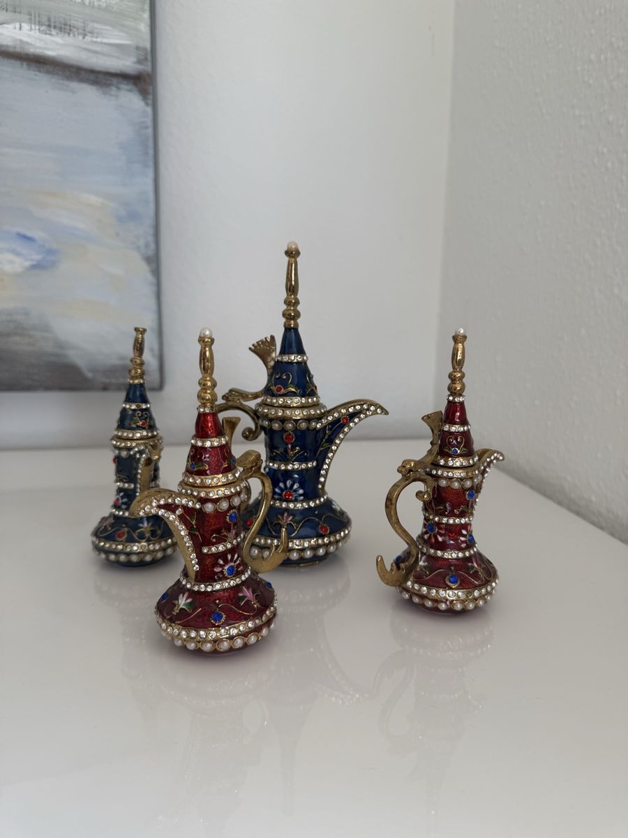 Tutte le decorazioni: 4 Orientalische Kaffeekännchen Deko- Abholung Winterthur – Nuovo (secondo la descrizione) da Wetzikon ZH venduto da id.erd