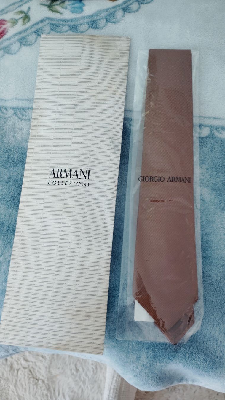 Armani Cravatte: neue Krawatte von Giorgio Armani – Nuovo e nell'imballaggio originale da Spreitenbach venduto da ludwigmaira