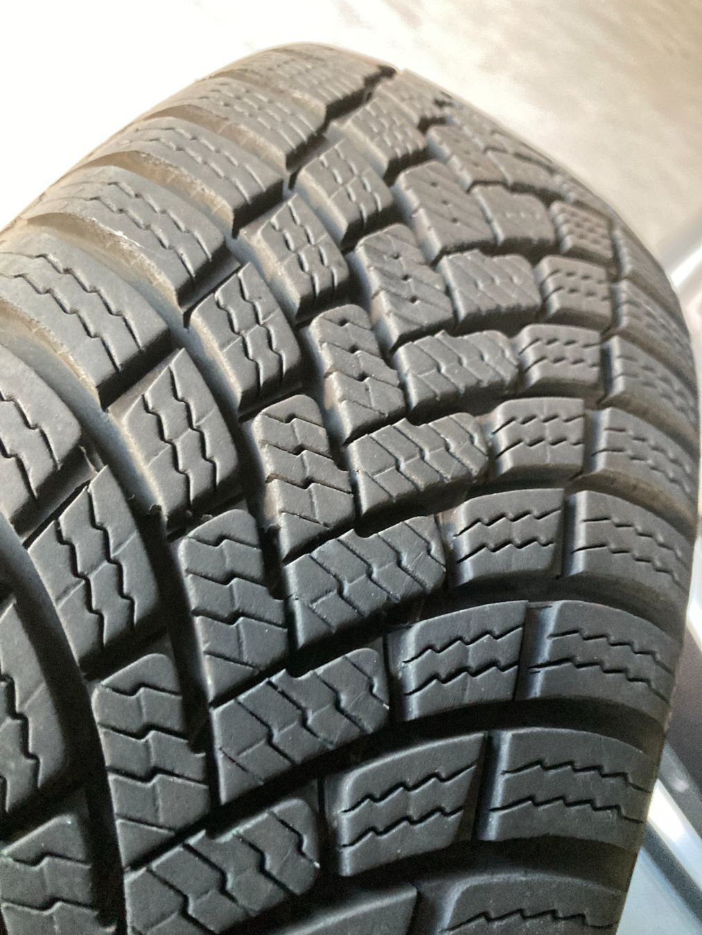 Pneumatici & Ruote complete: 185/65R15 Winterpneu – Usato da Cham venduto da WB2223 6
