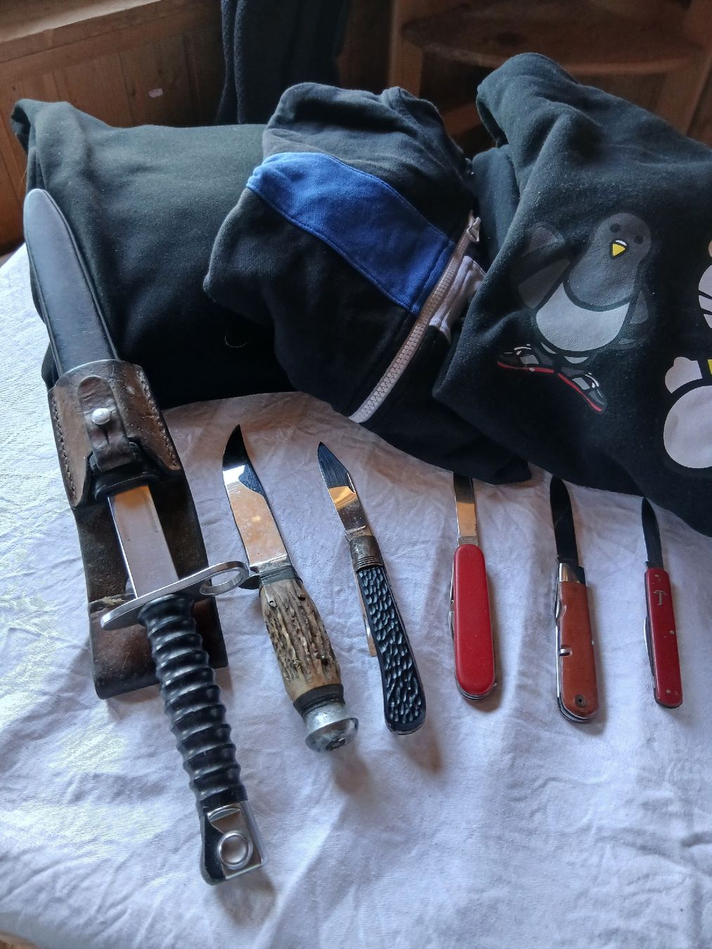 Messer: Pullover und Messer guter Zustand – Gebraucht aus Hildisrieden von fam_hpj2 3