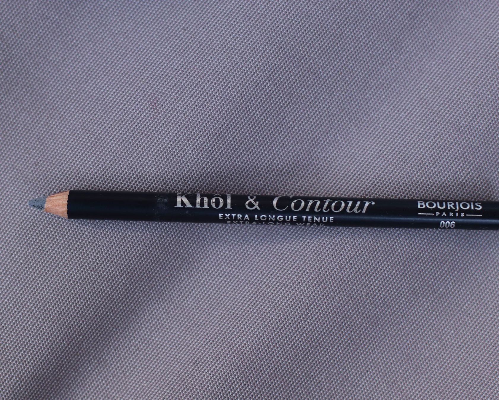 Make-up: crayon pour les yeux bourjois bleu neuf – Usato da Genève venduto da Saleena