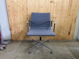 Vitra Aluminium Chair EA 107