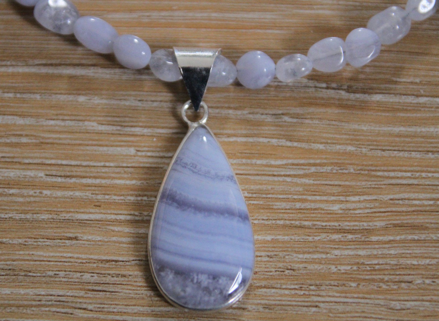 Ciondoli: Neu: Chalcedon Schmuck Anhänger mit Kette – Nuovo (secondo la descrizione) da Matten b. Interl venduto da Edelsteingalerie