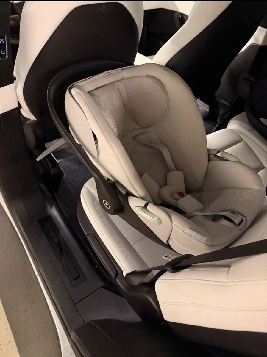 Cybex Seggiolini per auto: Cybex Cloud T i-Size Platinum White  – Usato da Zug venduto da oph_sbo22 1