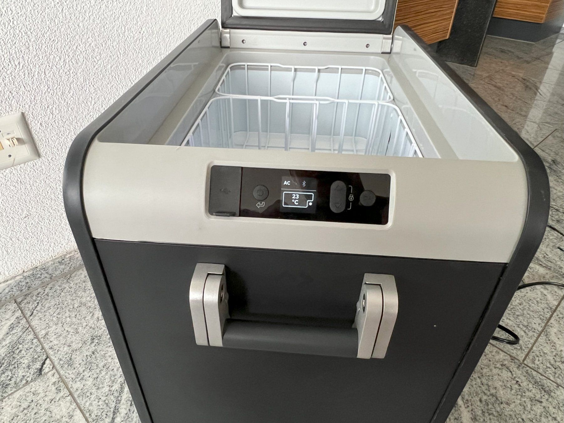 Dometic Kühlschränke & Kühlen: Dometic CFX3 45 AC/DC Kompressorkühlbox 46 Liter – Gebraucht aus Kriens von  6