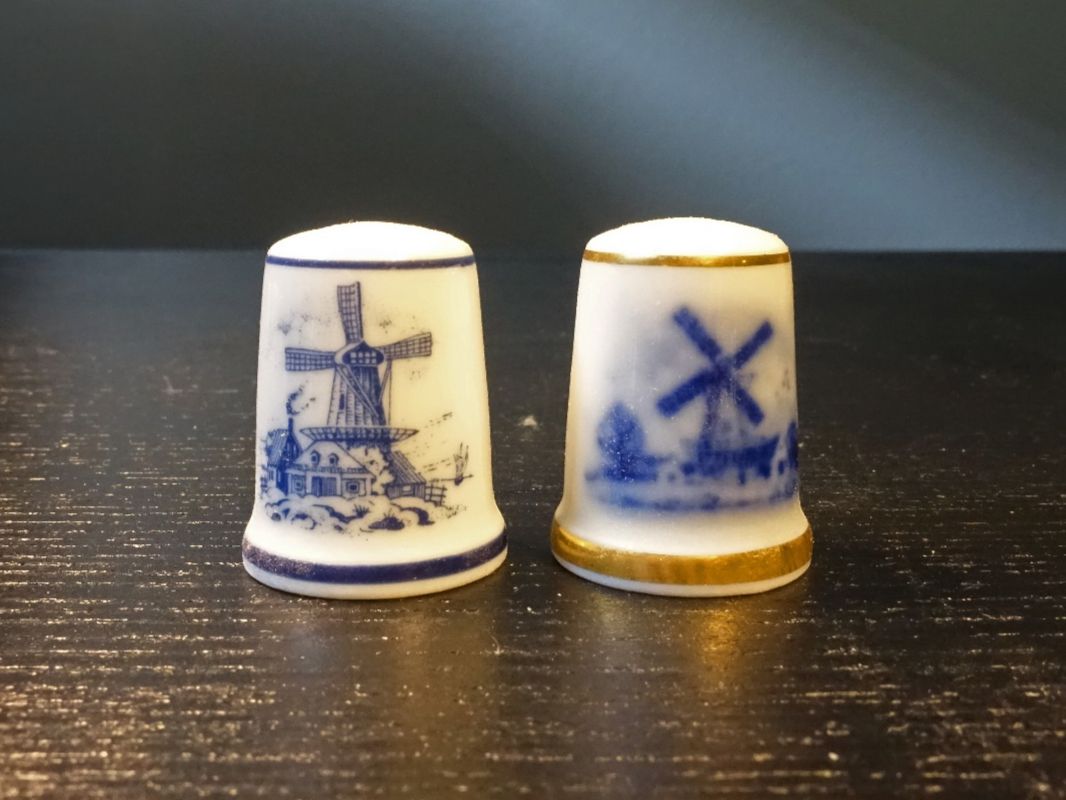 Ditali: Fingerhut / Fingerhüte mit Windmühle – Usato da Russikon venduto da Eulenfeder