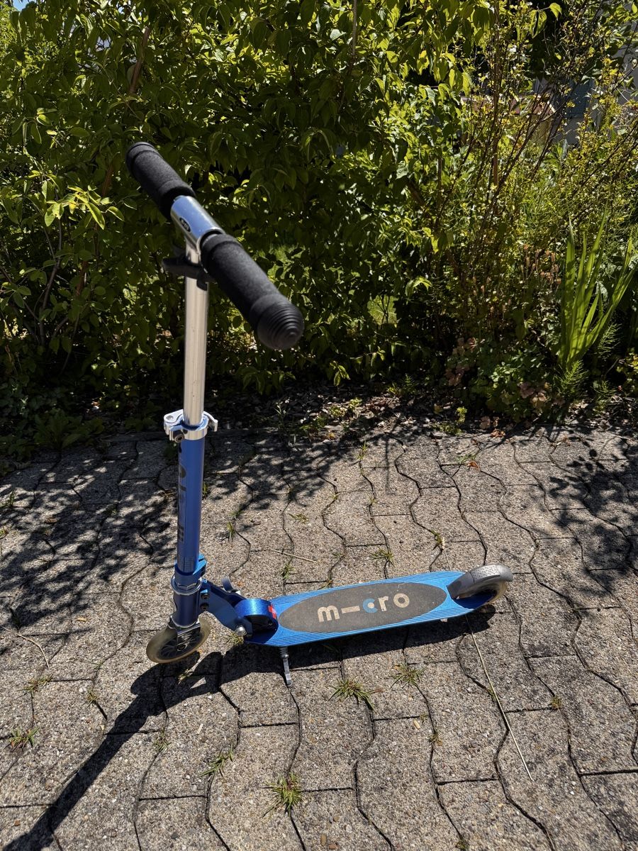 Micro Kickboard: Kinder Micro Sprite Scooter blau – Usato da Rüti ZH venduto da bashki