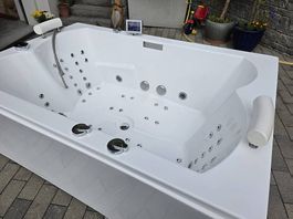 Sprudelbadewanne