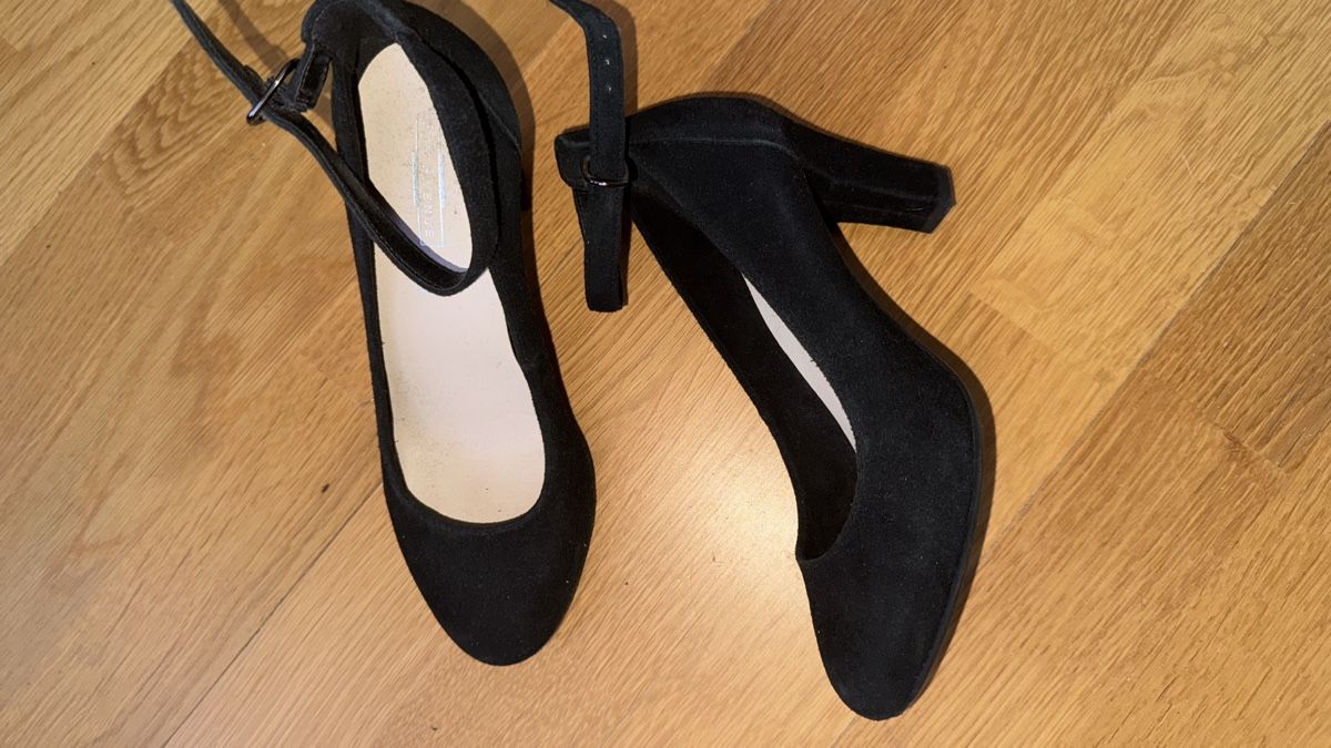 Dosenbach Damenschuhe: Pumps Fifth Avenue, 36 – Gebraucht aus Gümligen von morticiaaddams 1