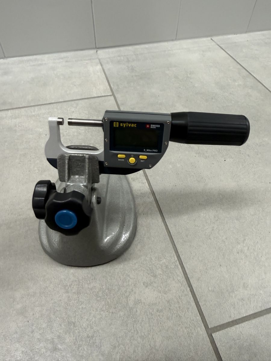 Sylvac Misurare: Sylvac Digital-Mikrometer 0-25mm mit Stativ, top Zustand – Usato da Pont-de-la-Morge venduto da sla_cx7f