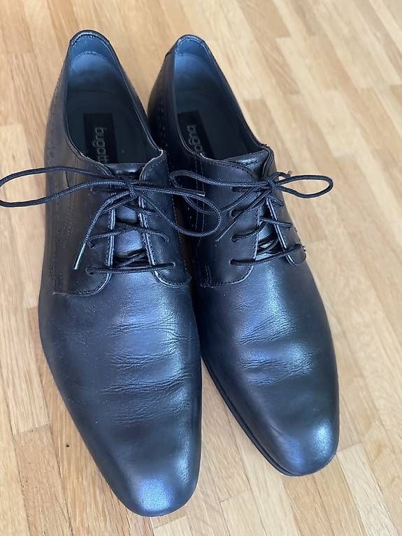 Bugatti Herrenschuhe: Bugatti Schuhe, guter Zustand, 43 – Gebraucht aus Luzern von Pauloz 2