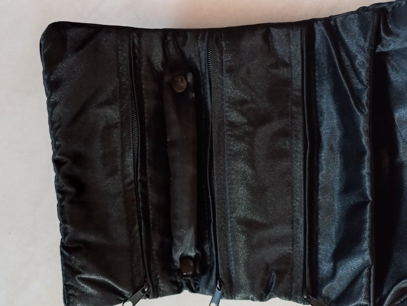 Borse: Schmuck Seiden Rollen Tasche, schwarz – Nuovo e nell'imballaggio originale da Winistorf venduto da acreativ2 3