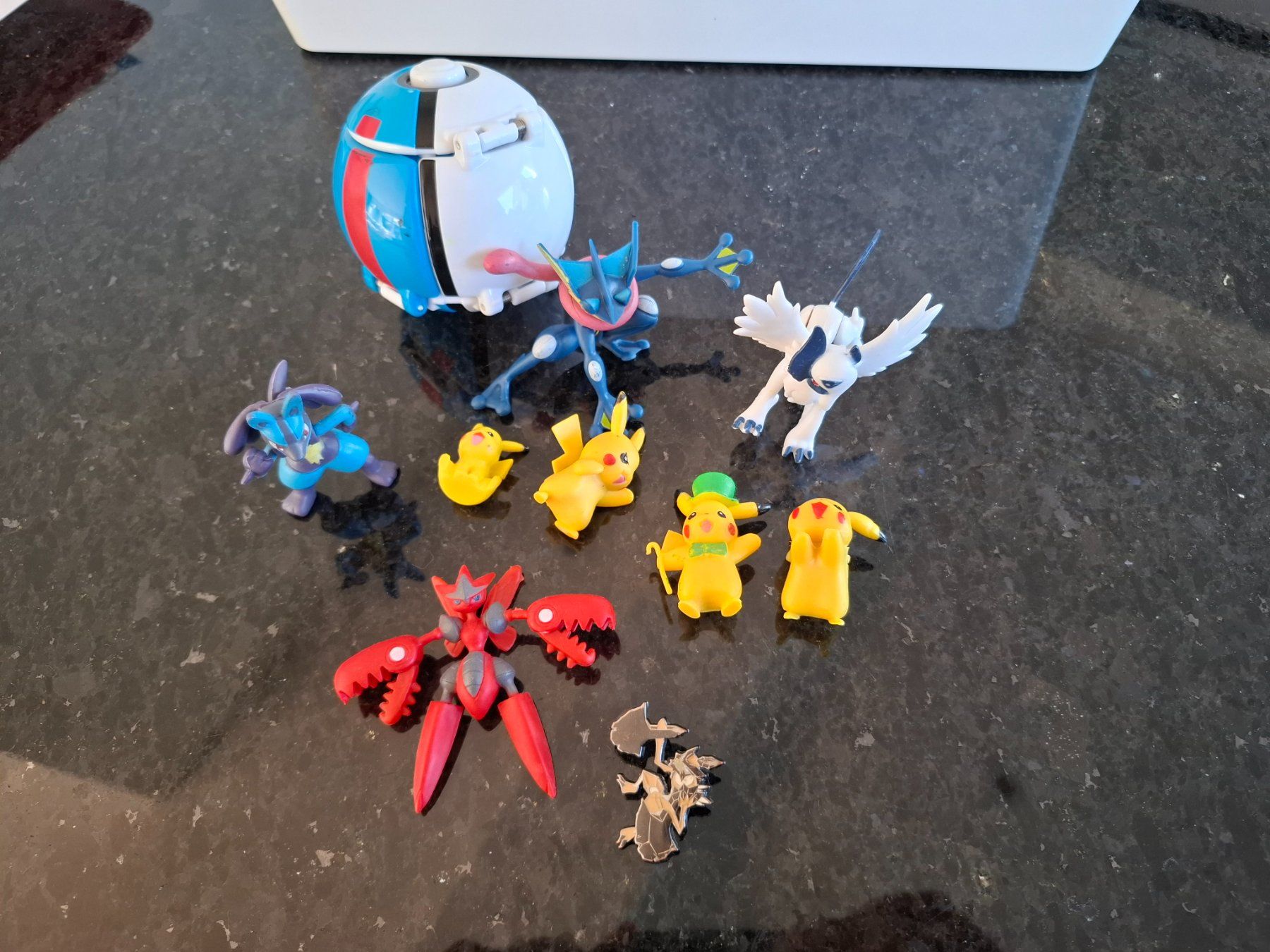Spielzeuge: Pokemon Figuren Set - Verschiedene Figuren – Gebraucht aus Grüningen von jadranko