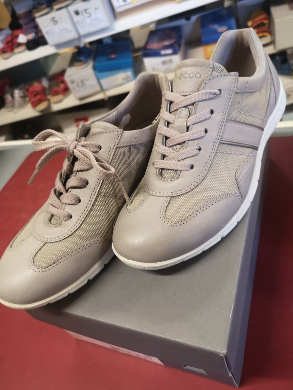 Damenschuhe: Ecco – Neu und originalverpackt aus Möhlin von Highwaytom