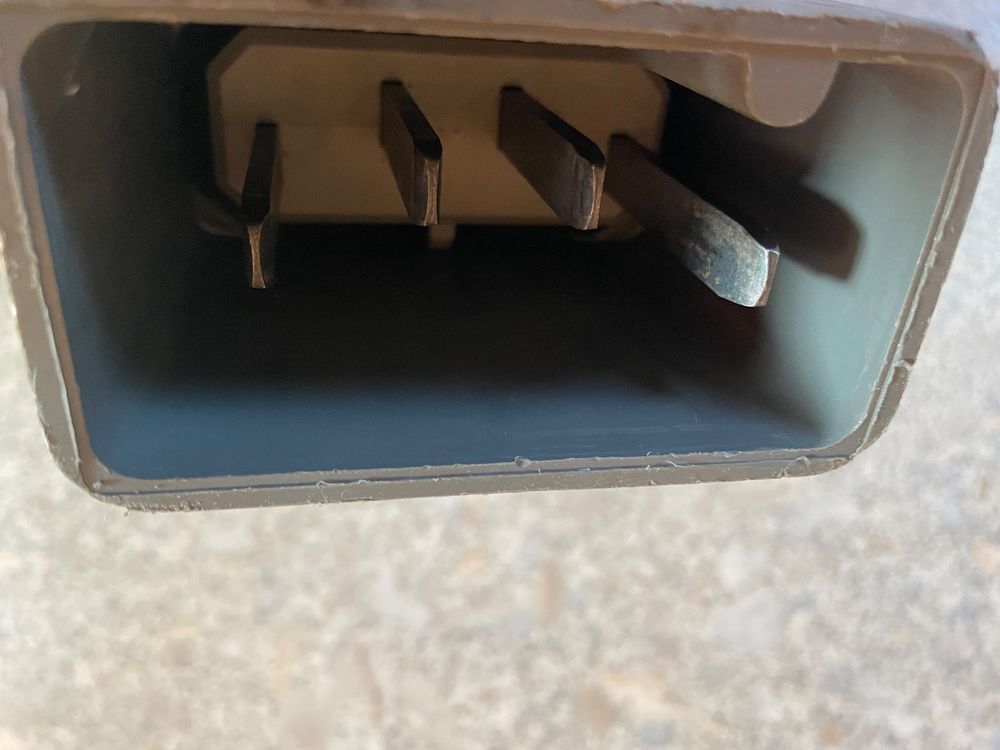 Stecker: Stecker J 40 4Polig – Gebraucht aus Huttwil von Bolpa 1