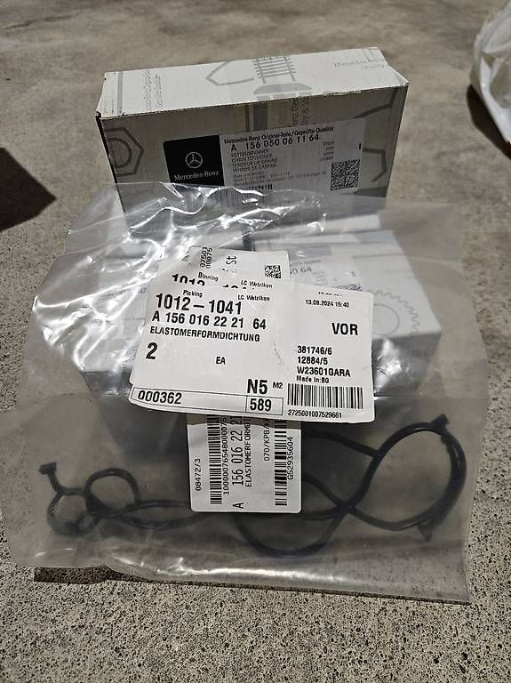 Tutti pezzi di ricambio auto: Dichtung Ventildeckel M156 AMG – Usato da Kriens venduto da kev_yqq9