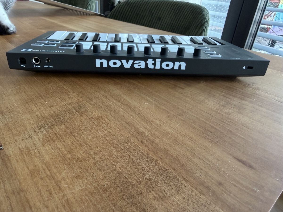 Novation Strumenti musicali: Novation Launchkey Mini MK3 Midi Keyboard – Usato da Bern venduto da ITJO1 1