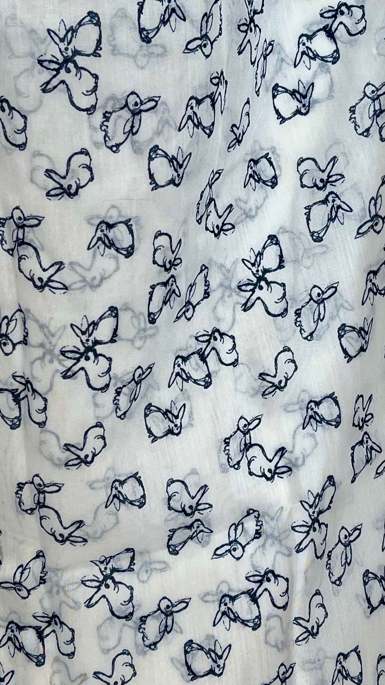 C&A Foulard & Sciarpe: Foulard bianco con conigli – Nuovo (secondo la descrizione) da Breganzona venduto da mas_tv72