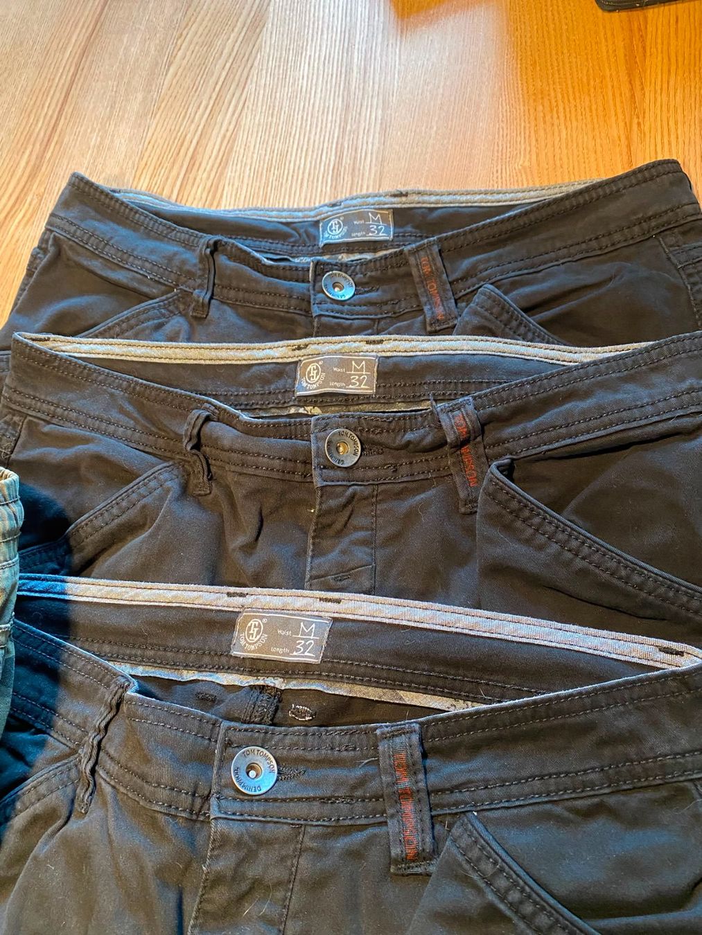 Pantalons: 4 Herrenhosen Gr. M – D'occasion à Röschenz par Tashroal 2